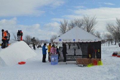 写真_3_雪氷楽会の屋外ブース.jpg